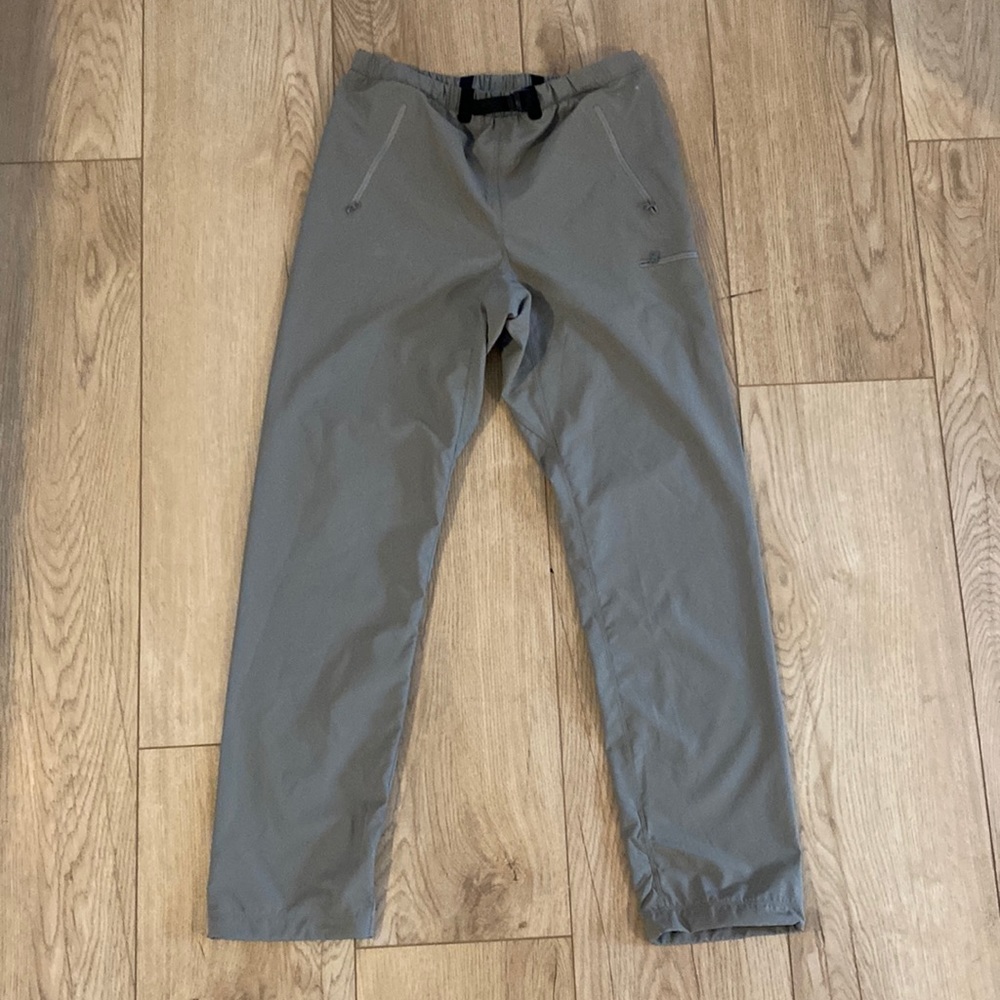 Arc’teryx Softshell Water Resistant Petite Size Small Pants in Olive
